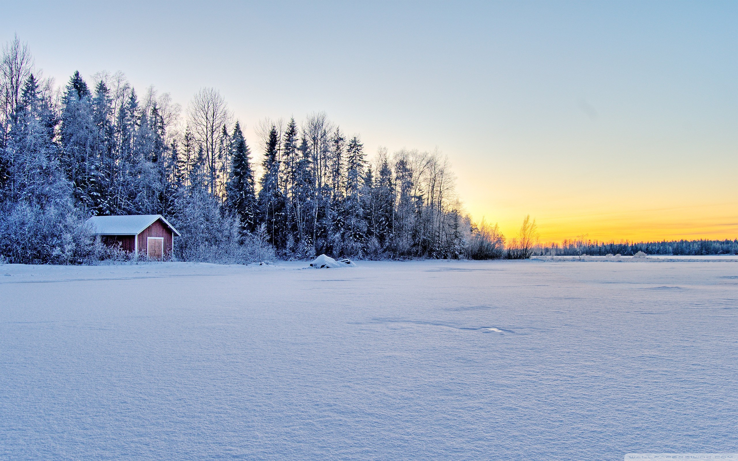 来源：http://eskipaper.com/images/frozen-lake-6.jpg