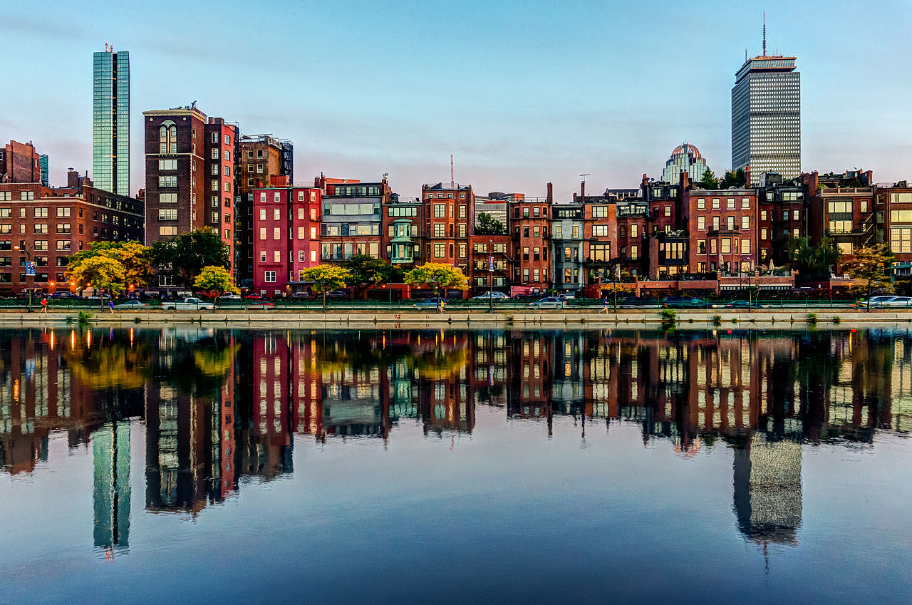 波士顿后湾

来自：Robbie Shade (Flickr: Boston's Back Bay) [CC BY 2.0 (http://creativecommons.org/licenses/by/2.0)]，Wikimedia Commons